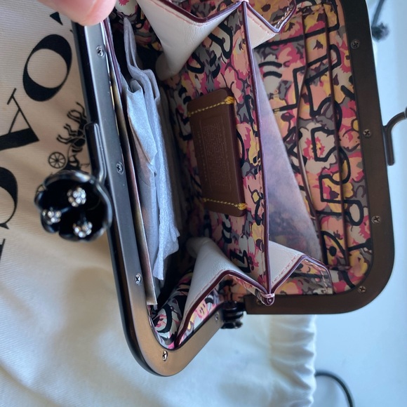 Coach 1941 X Keith Haring Dancing Dog Glitter Motif Coin Pouch - Picture 5 of 6